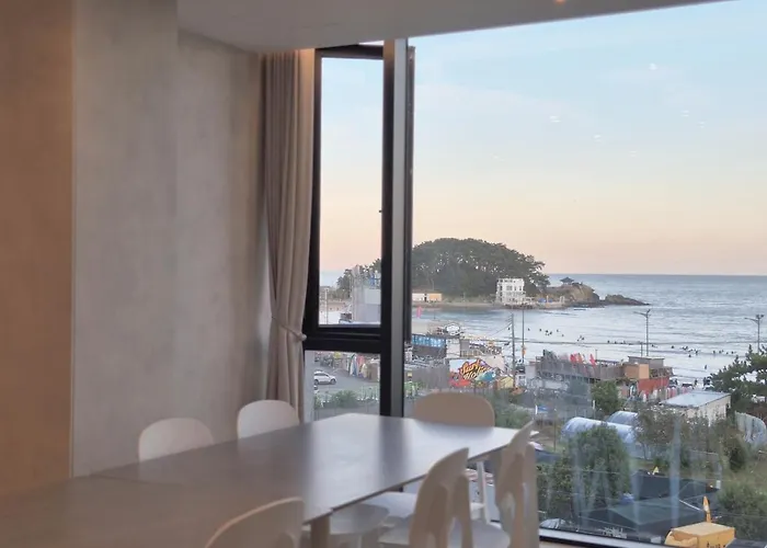 펜톤나인 해변열차 송정2호점 * 부산광역시