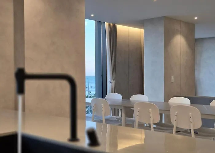 펜션 펜톤나인 해변열차 송정2호점