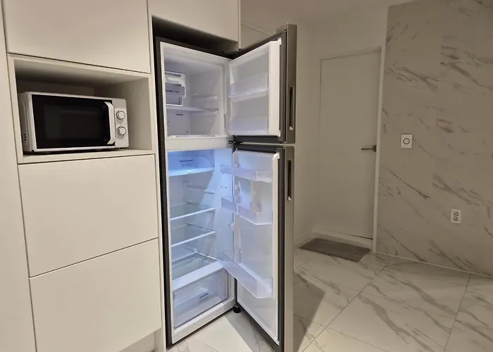 펜톤나인 해변열차 송정2호점 부산광역시